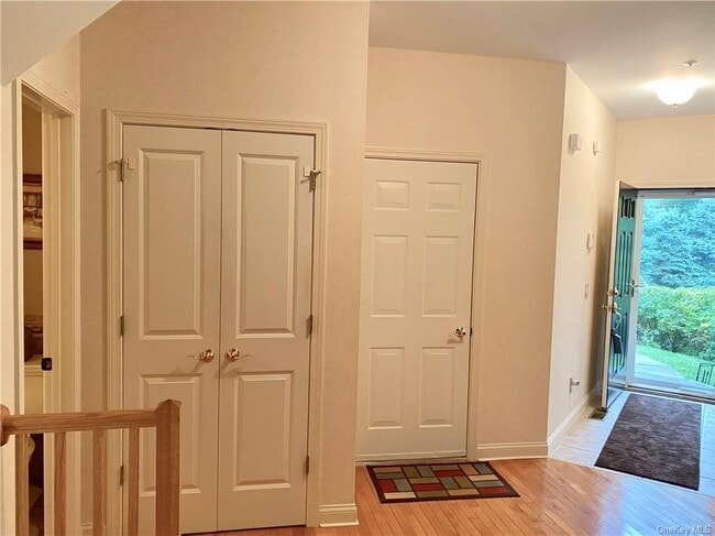 Building Photo - 1 Wyldwood Dr