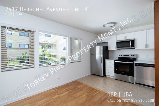 Building Photo - *OPEN HOUSE: 1/13 10-11AM* La Jolla Villag...