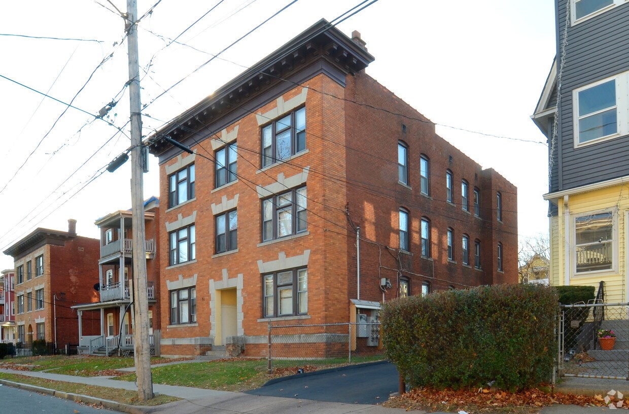 Building Photo - 71 Orange St