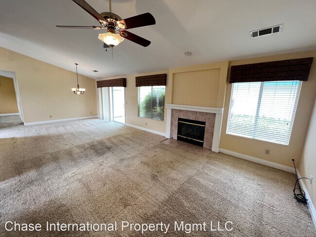 Building Photo - 3 br, 2 bath House - 1742 Lavender Court