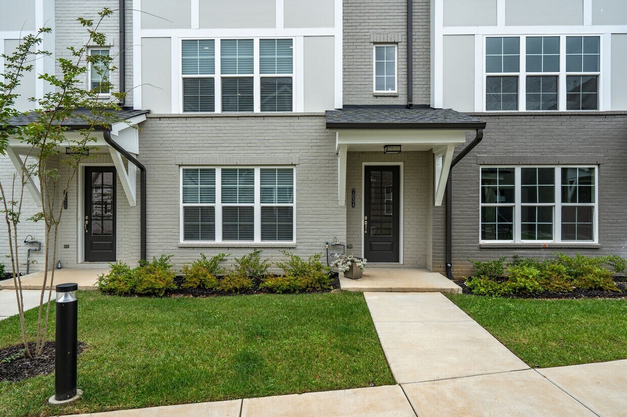 Primary Photo - 7034 Westside Cir