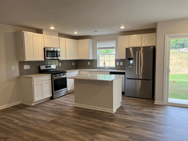 Foto del edificio - Brand New 3/3 Townhome Available Now!