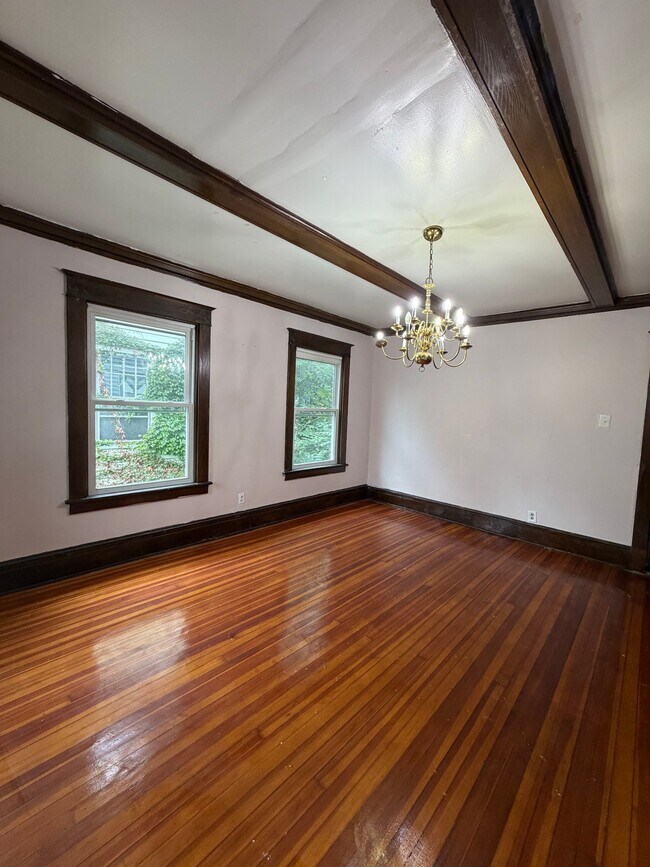 Building Photo - 261 Manning Blvd