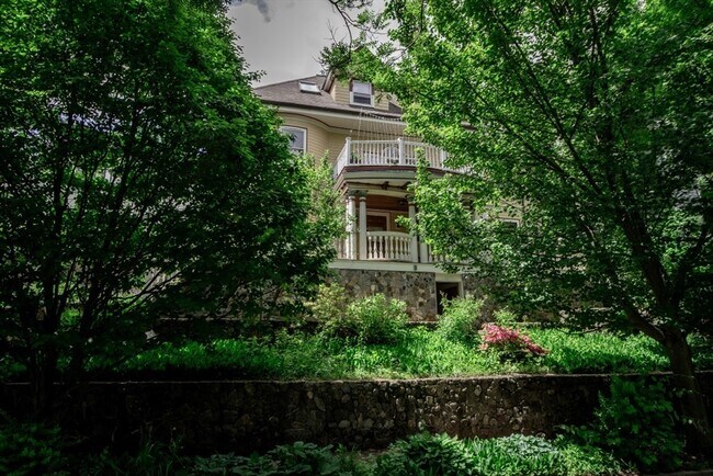 Foto del edificio - 18 Atherton Rd