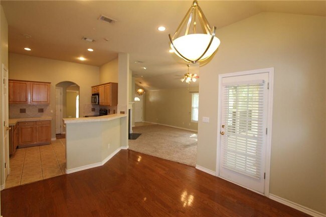Building Photo - 140 Akaloa Dr