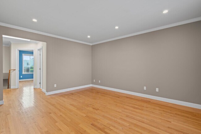 Foto del edificio - Move in. Feel at Home.