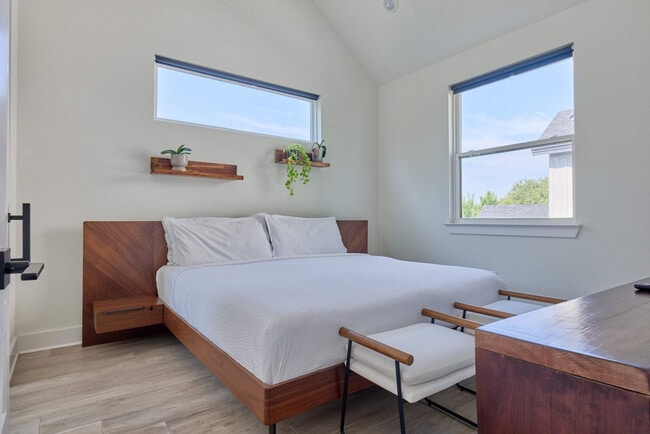 Building Photo - 4615 S 2nd St