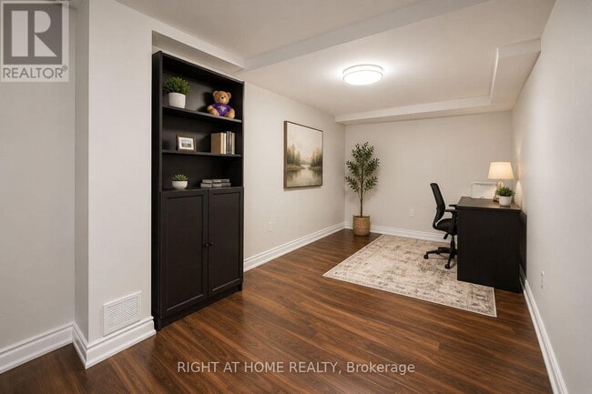 Building Photo - 9 Alyssum Ct