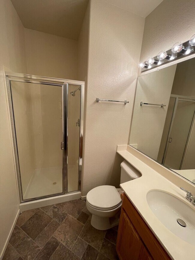 Building Photo - 4 br, 2.5 bath House - 2475 Trevino Way