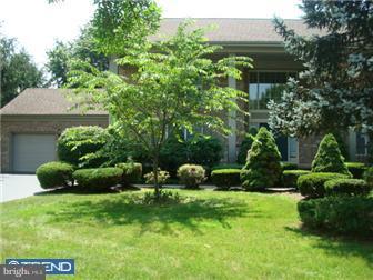 Building Photo - 8 Poplar Ct