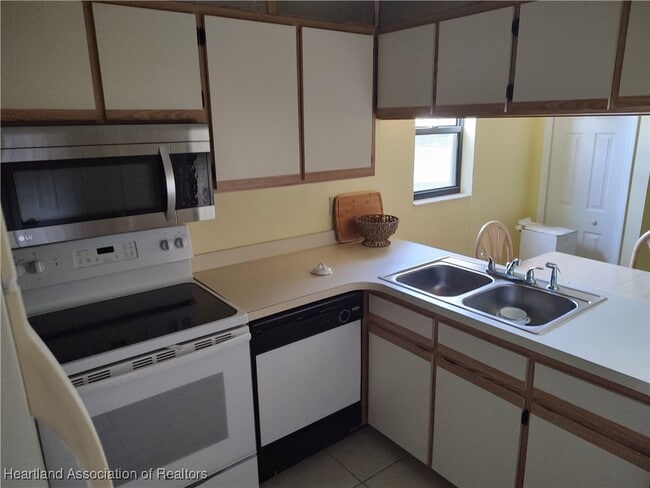 Foto del edificio - 216 Duane Palmer Blvd