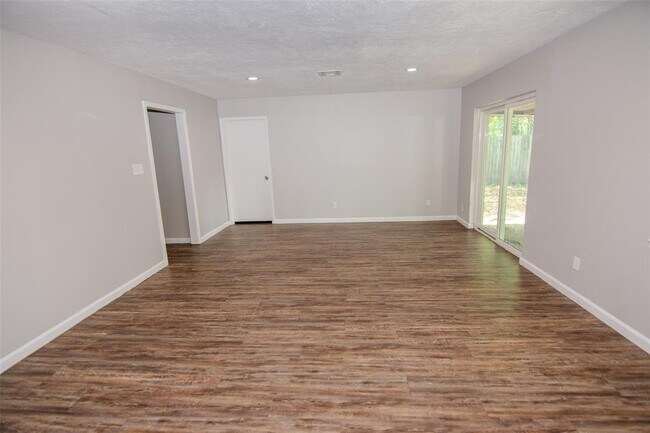 Building Photo - 5211 Ridgestone St
