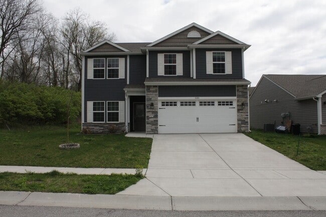 4 Bd 2.5 Ba Townhome with 2 car garage - 4 Bd 2.5 Ba Townhome with 2 car garage