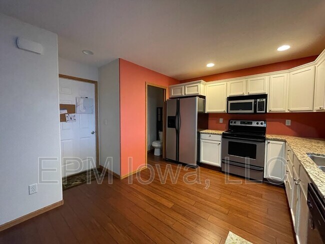Building Photo - 5841 Muirfield Dr SW