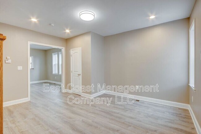 Foto del edificio - 4201 Nicholas Ave