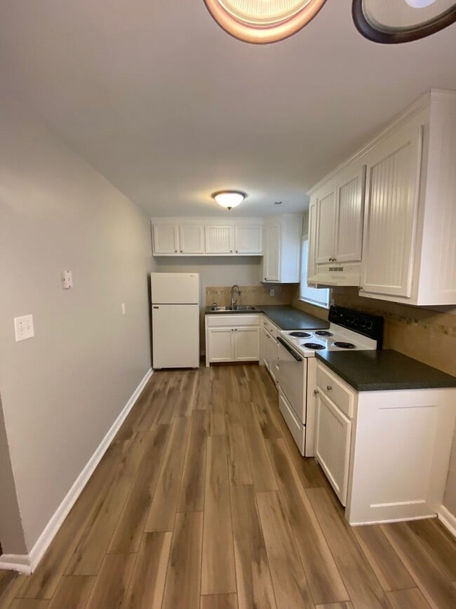 Building Photo - Introducing our charming home in the desirable Chesapeake "ASK ABOUT OUR ZERO DEPOSIT"