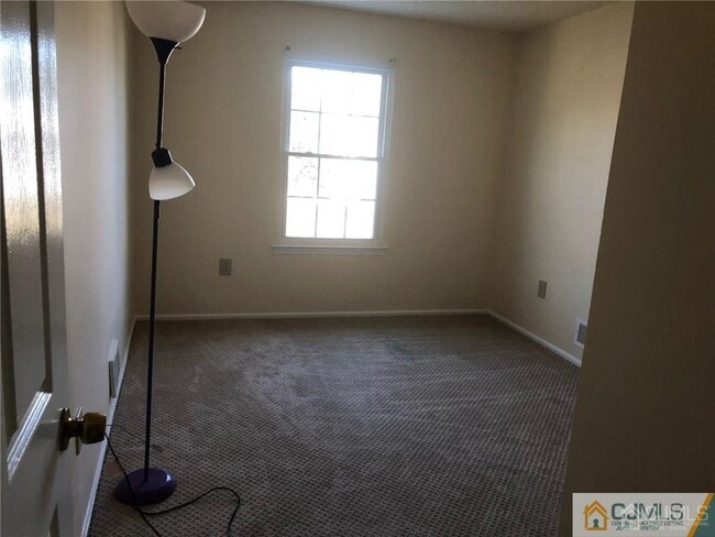 Building Photo - 447 Northam Dr