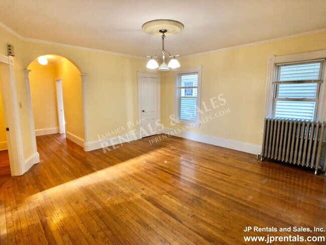 Building Photo - 68 Brookside Ave