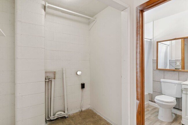 Foto del edificio - Chavez 426 Basin St NW 1 Unit + 1 Com