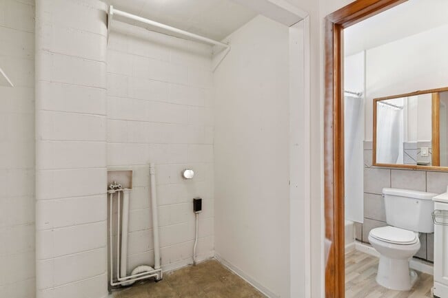 Building Photo - Chavez 426 Basin St NW 1 Unit + 1 Com