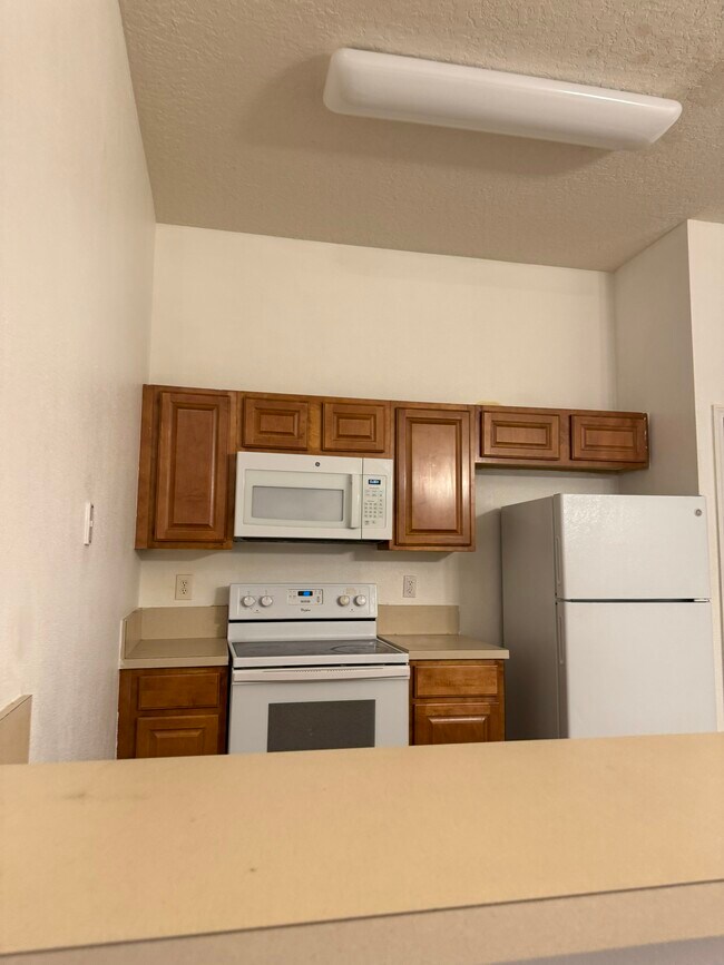 Foto del edificio - 7920 Merrill Rd