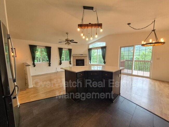 Foto del edificio - 19730 Highland Ridge Dr