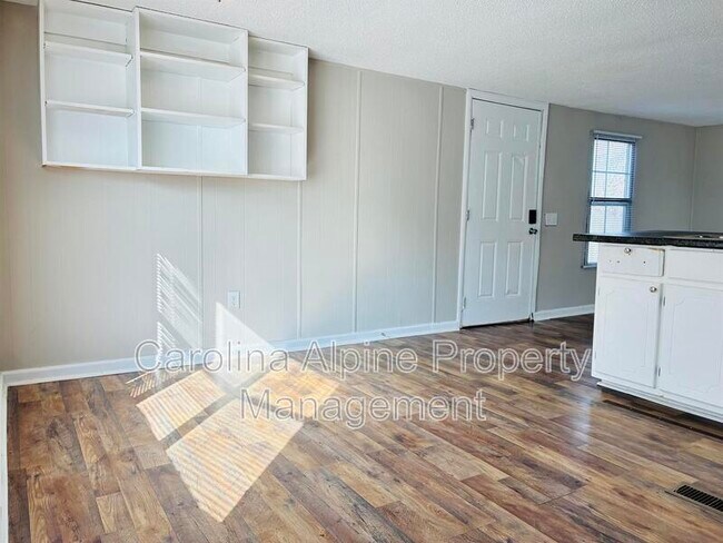 Foto del edificio - 3822 Towery Rd