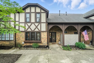 Building Photo - 665 Olde Towne Ave
