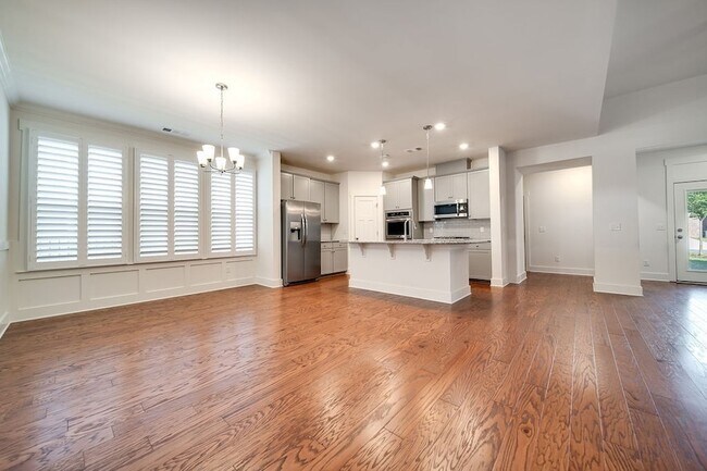 Building Photo - 279 Tanglewood Ln