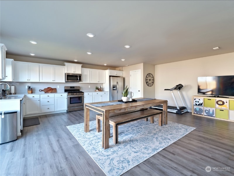 Primary Photo - 8303 39th Street NE