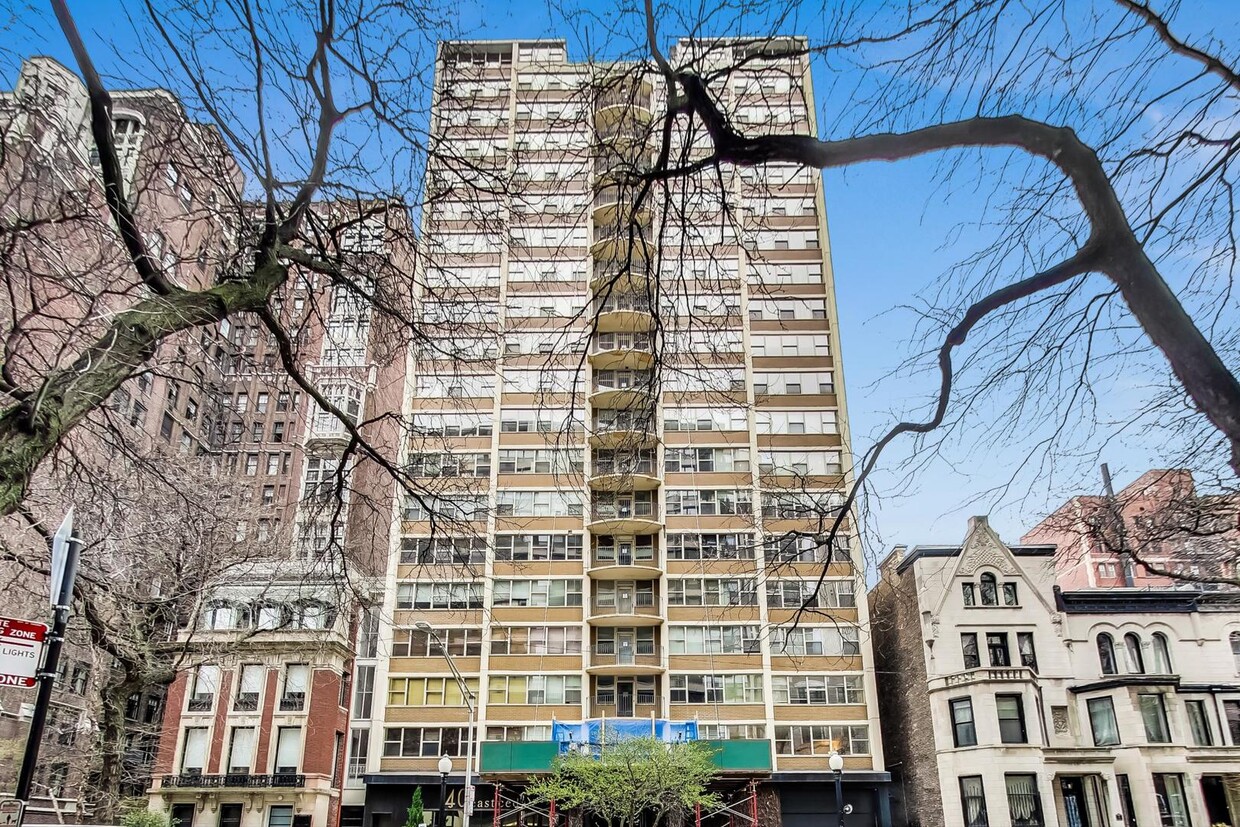 Primary Photo - 40 E Cedar St