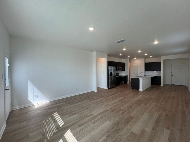 Building Photo - Beautiful 3/2 home in Hannah Heights