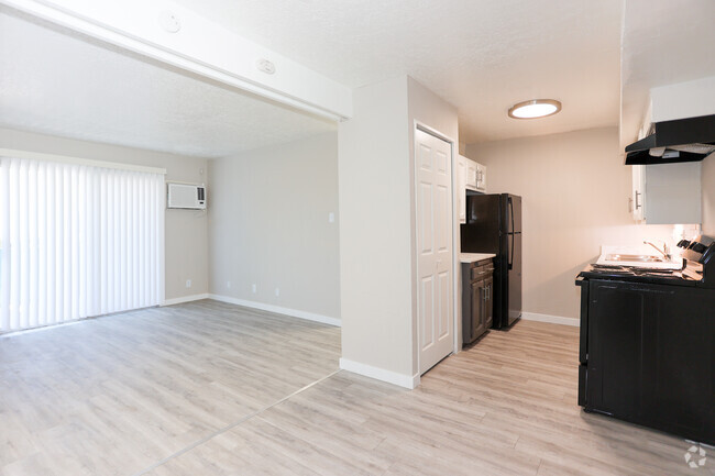 2BD, 2BA - 896SF Mirror - Theta Apartments