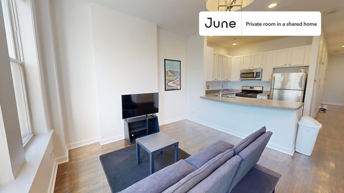 Foto principal - Room in Shared 3 bed/2 bath home