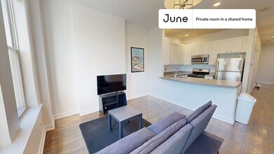 Building Photo - Room in Shared 3 bed/2 bath home