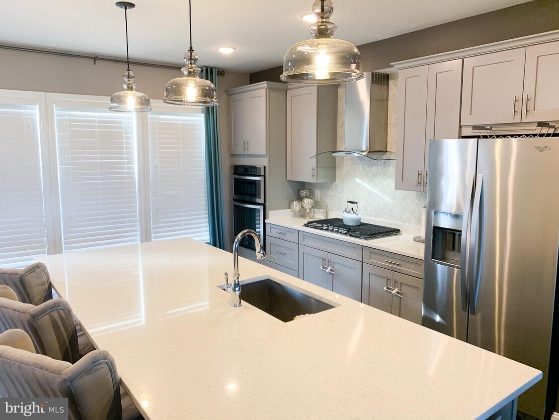 Foto principal - 1853 Shadding Bay Ln