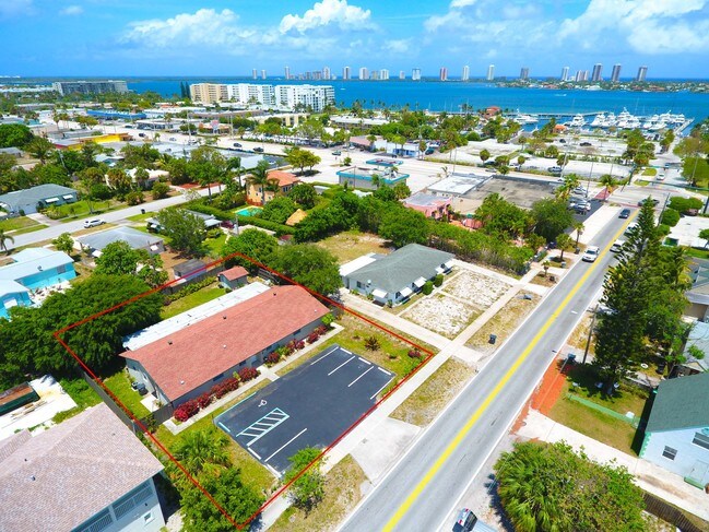 Foto del edificio - 143-147 Silver Beach Rd