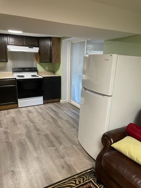 Kitchen - 46 Pine Ct