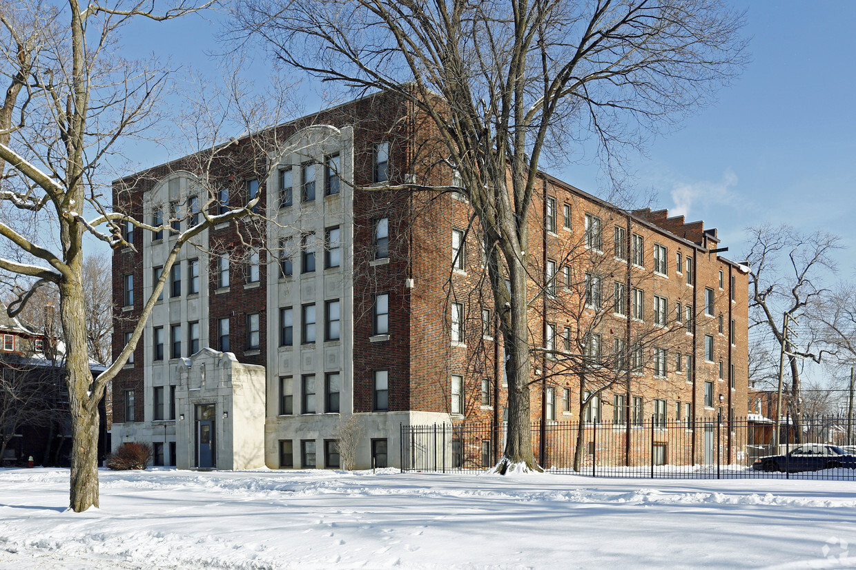 Primary Photo - St. Paul Manor Apartments