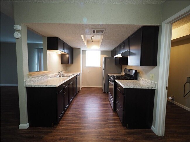 Building Photo - 5204 Nuckols Crossing Rd