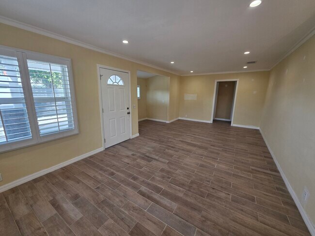 Foto del edificio - 18822 Hart St