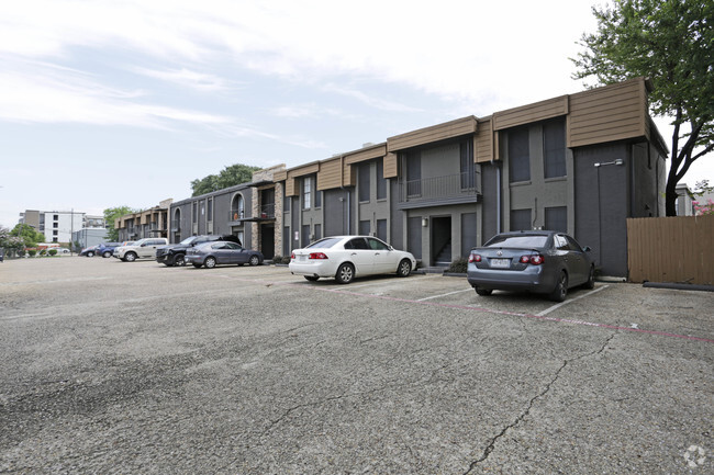 Parking Lot - Kimpton Apartments on Bennett