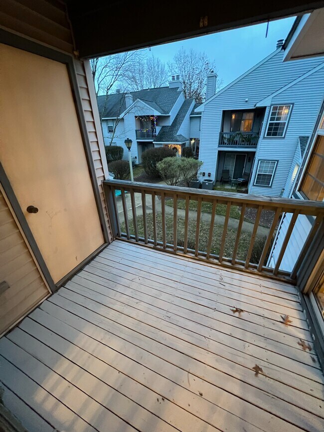Balcony/Deck - 32 Waterview Dr