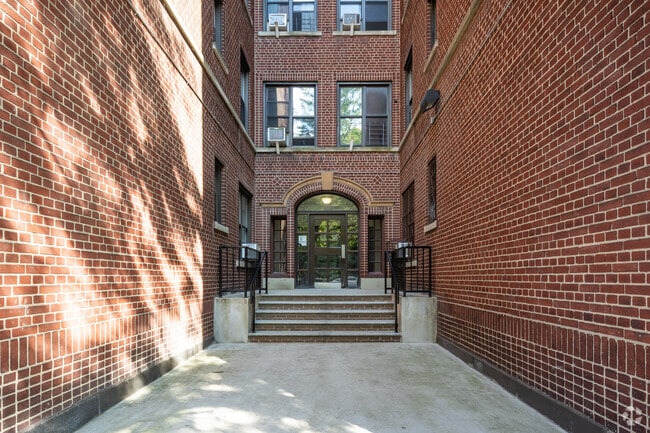 Entrance - 700 Riverside Dr