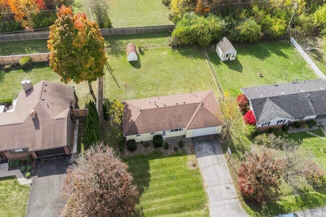 Foto del edificio - 2221 Graham Dr