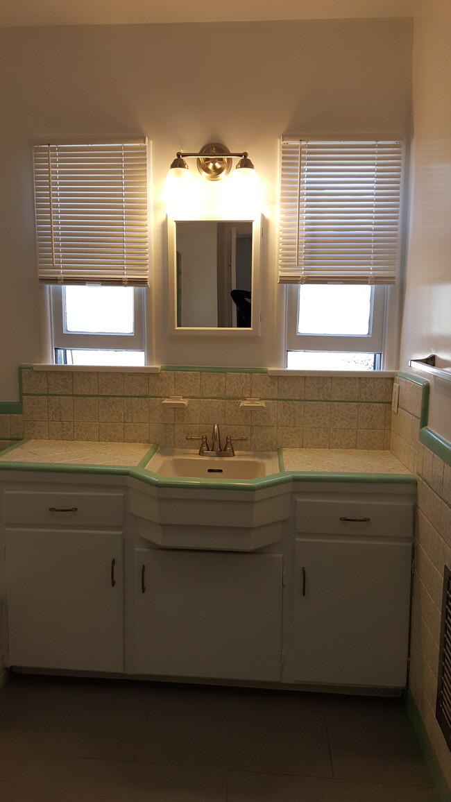 Bathroom - 5017 W 62nd St