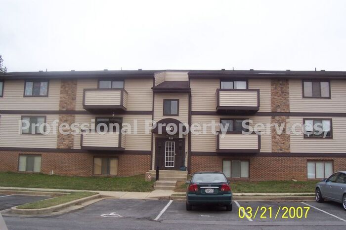Primary Photo - Near Commuter Routes, Shopping & Schools!