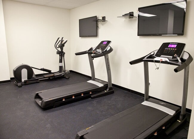 Interior Photo - Cathedral St 300