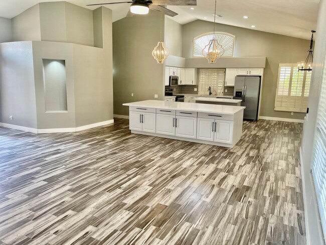 Foto del edificio - 1732 W Gary Dr