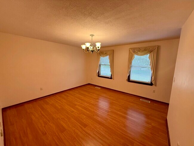 Foto del edificio - 69 Timberline Dr